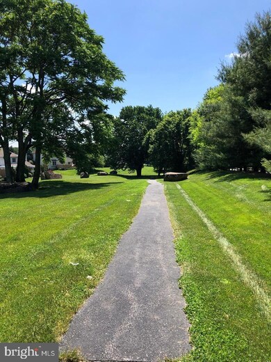 8 Dylan Ct, Glen Mills, PA 19342 - photo 2