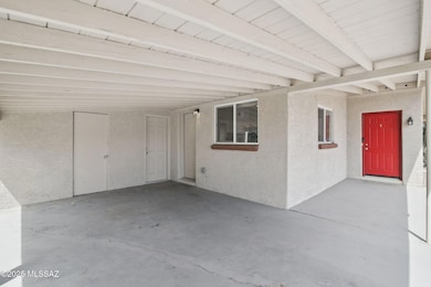 4-web-or-mls-N Walnut Ave-02042025-004
