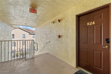 4149 Residence Dr unit 824, Fort Myers, FL 33901 - photo 2