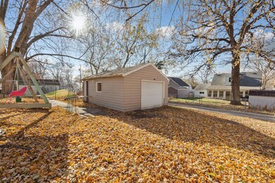 611 Ulstad Ave, Albert Lea, MN 56007 - photo 6