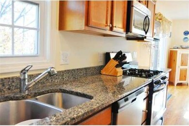 27 Llewellyn St, Lowell, MA 01850 - photo 7