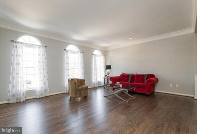 25822 Norrington Square, Chantilly, VA 20152 - photo 4