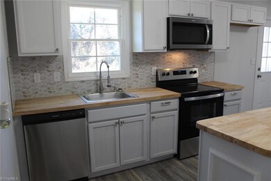 520 Staples St, Reidsville, NC 27320 - photo 6