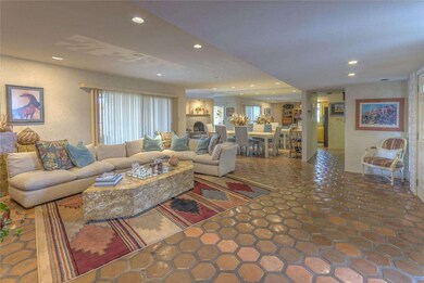 Living/Dining 2
