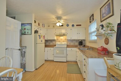 109 Eaton Ct, Stafford, VA 22554 - photo 4