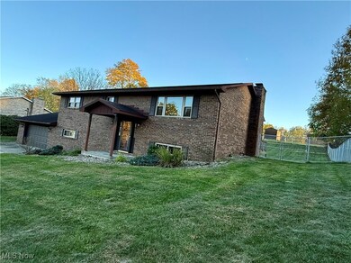 434 Maple Dr, Williamstown, WV 26187 - photo 3