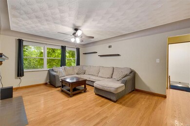 46 N Crown Dr, Collinsville, IL 62234 - photo 2