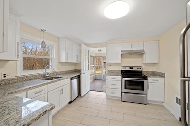 46 Oakley Ln, Waltham, MA 02452 - photo 7