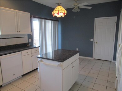 4770 Steeplechase Dr unit 15B, Macungie, PA 18062 - photo 3