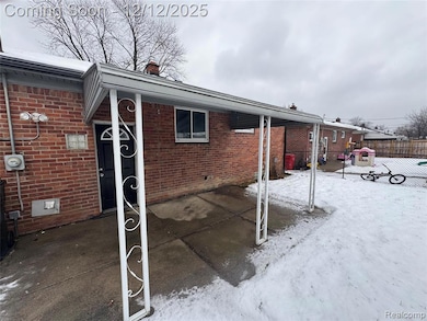 26301 Fernwood St, Roseville, MI 48066 - photo 4