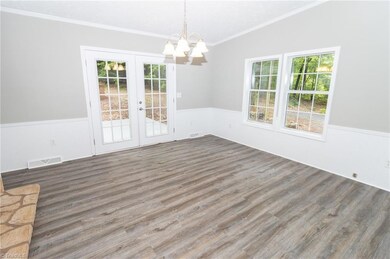 1605 Red Wolf Ln, Asheboro, NC 27205 - photo 4