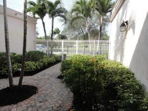 Beautiful Courtyard Entry