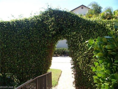 1034 6th St S unit 1034, Naples, FL 34102 - photo 3