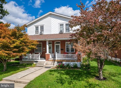 409 Raymond St, Reading, PA 19605 - photo 3