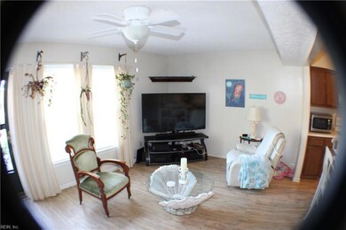 206 Loch Cir, Hampton, VA 23669 - photo 4