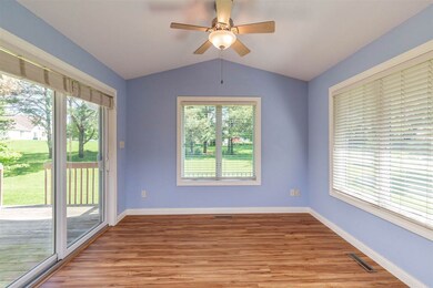 3406 Clearview Dr, Cedar Falls, IA 50613 - photo 6