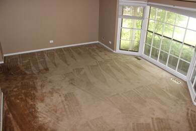 1552 Apache Dr, Naperville, IL 60563 - photo 3