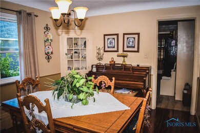 611 W 1st St, Woodville, OH 43469 - photo 5