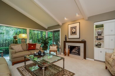 007-Living_Room-1952648-medium