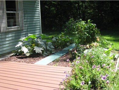 33 Ledgewood Rd, Claremont, NH 03743 - photo 6