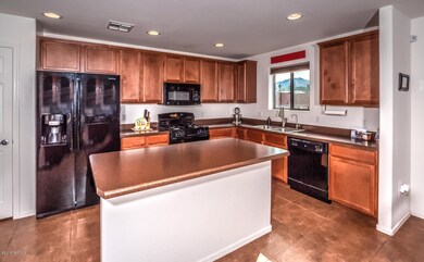 03 Kitchen Family Rm 6988bal