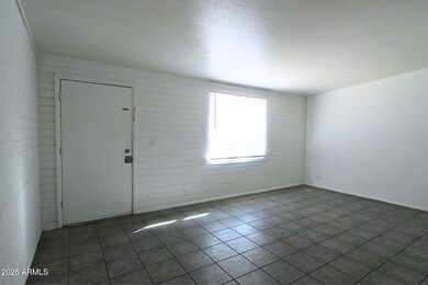 565 S Hobson unit 1, Mesa, AZ 85204 - photo 2