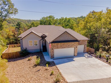 77 Wandsworth Dr, Bella Vista, AR 72715 - photo 2