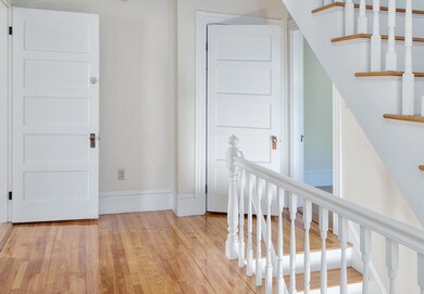 2nd Fl Hallway Entry