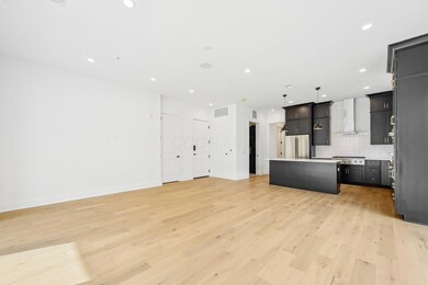6-web-or-mls-Dickenson St 303-006