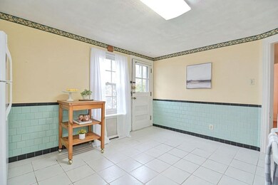 81 Edgemere Rd, Pawtucket, RI 02861 - photo 5