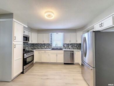 1717 Esplanade Ave, Davenport, IA 52803 - photo 6