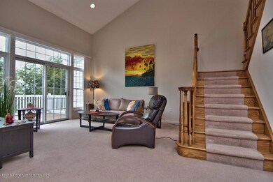 203 Thackeray Close, Moosic, PA 18507 - photo 6