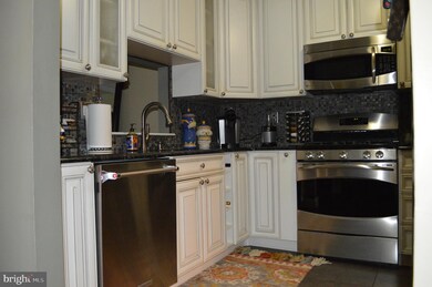 526 Jason Dr, Southampton, PA 18966 - photo 3