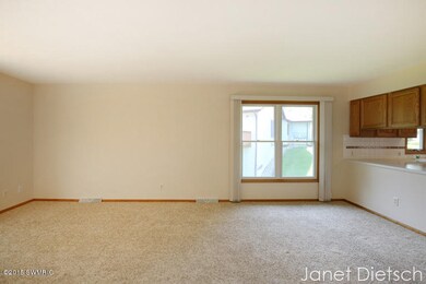 2218 Mapleton St NE unit 126, Grand Rapids, MI 49505 - photo 3