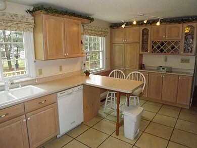 7 Maplewood Orchard Dr, Greenville, RI 02828 - photo 6