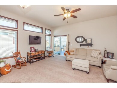 3230 Blackberry Cir SW, Cedar Rapids, IA 52404 - photo 3