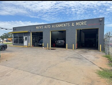 1101 Berry Rd, Houston, TX 77022 - photo 2