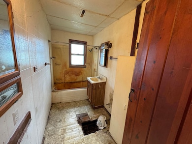 6522 245th Ave bath