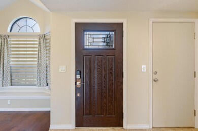 3-web-or-mls-2005 E Mistral Ln-01