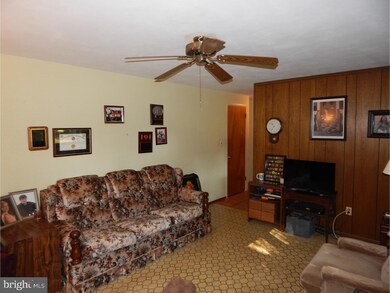 45 Wolf Dr, Trenton, NJ 08610 - photo 6