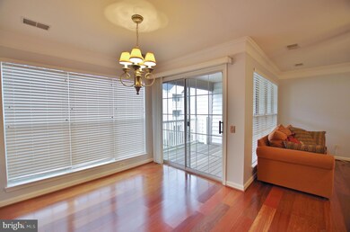 8242 Catbird Cir unit 8242D-, Lorton, VA 22079 - photo 3