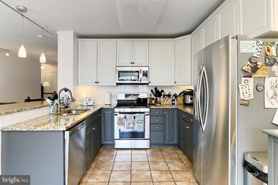 721 Massey Ln unit B, Alexandria, VA 22314 - photo 6