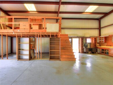 6917 N Grove Ave, Warr Acres, OK 73132 - photo 5