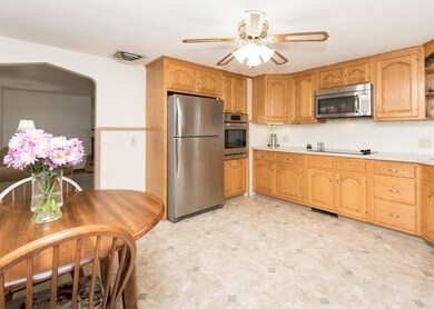 1110 Main St, Waltham, MA 02451 - photo 4