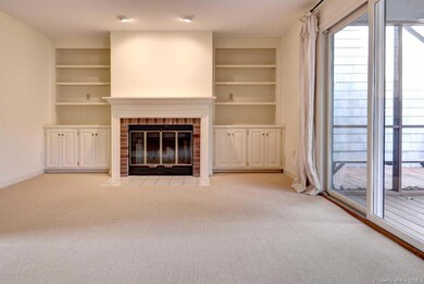 Living room w/fireplace and Built-ins