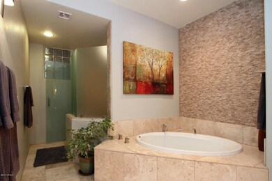 Stacked Stone - Tub