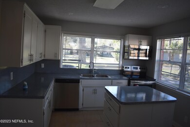 5716 Banyan Dr, Jacksonville, FL 32244 - photo 4