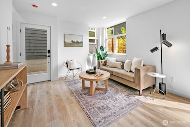 2923 39th Ave SW, Seattle, WA 98116 - photo 5