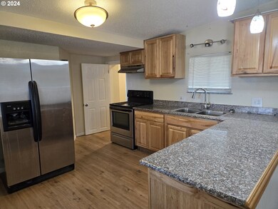 26180 S Laurel Rd, Canby, OR 97013 - photo 4