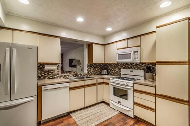 5992 Little Brook Way 07